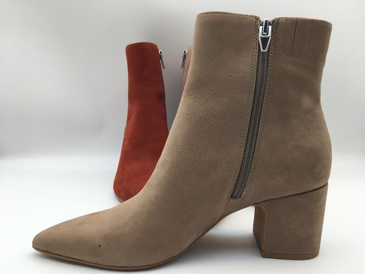 damskie szpiczaste buty do kostek，miękka krowa zamszowa skóra nappa z zamkiem błyskawicznym YKK，Szpilki z litego drewna z gumową podeszwą