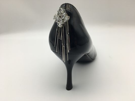 Czarne buty damskie ze skóry lakierowanej, szpilki ze szpiczastymi noskami