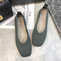 Hurtownia lekkich dzianinowych butów tkanych 2021 Oddychające płaskie buty dla kobiet Nowe style