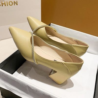 Eleganckie biurowe wiosenne szpiczaste pojedyncze damskie skórzane buty na co dzień 4 cm kwadratowy obcas