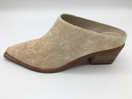 Skórzane buty damskie OEM z zakrytymi palcami, szpiczastymi palcami, brązowe ROHS